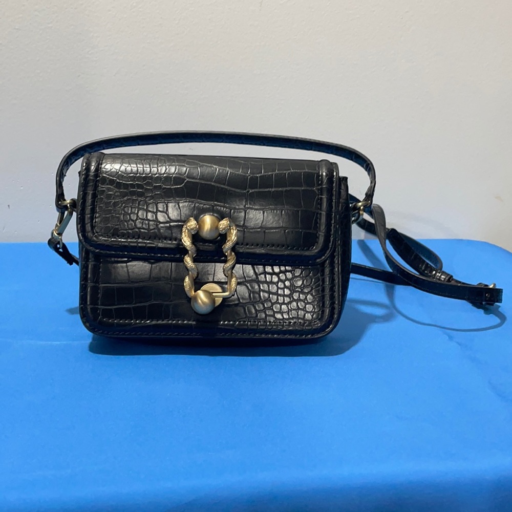 NEVER WORN Black and gold Zara cross body bag with snake clasp